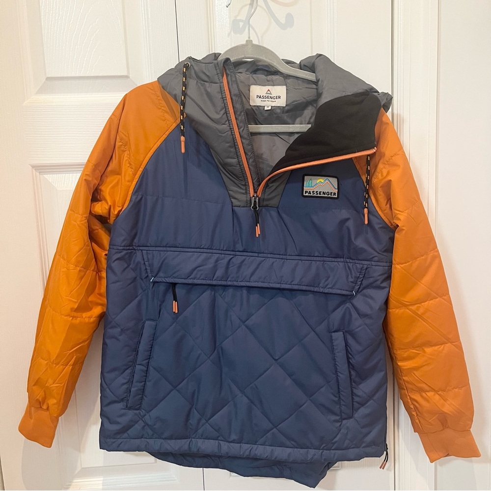 Passenger Ocean Recycled Insulated 1/2 Zip
Jacket